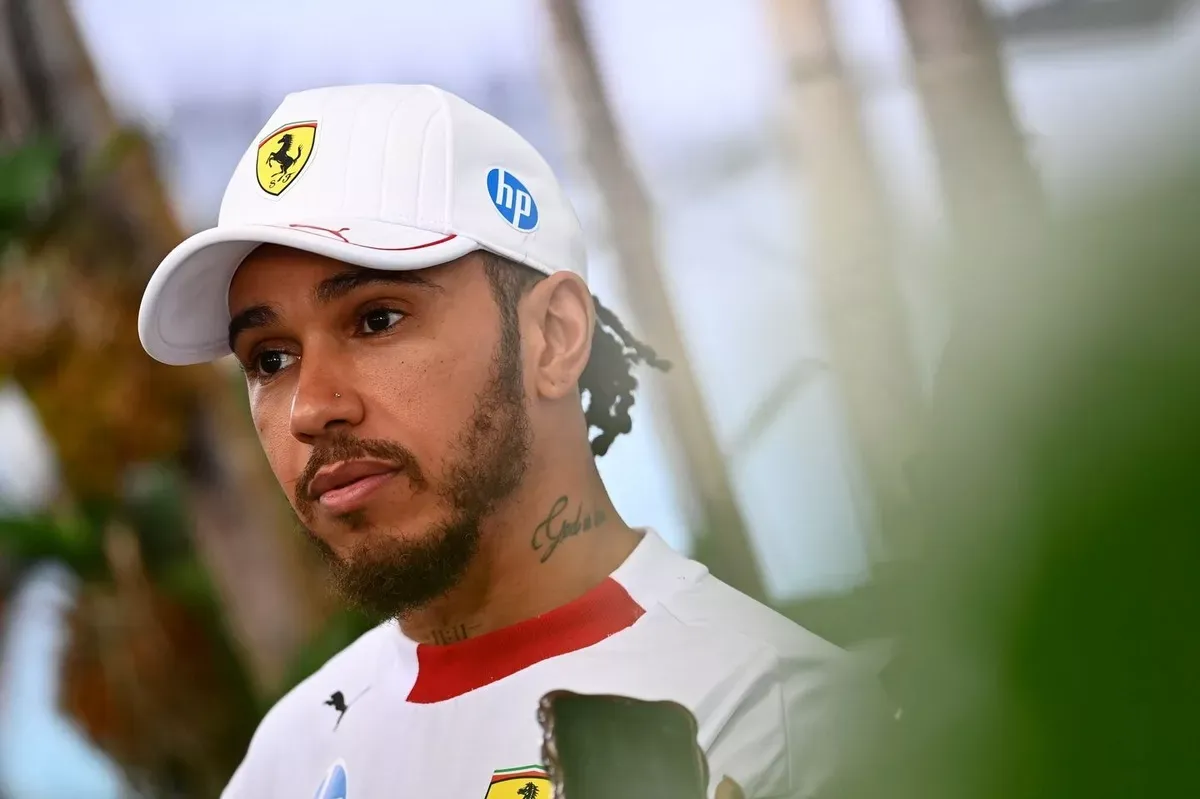 lewis-hamilton-ferrari.webp